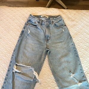 Abercrombie 90s Straight High Rise